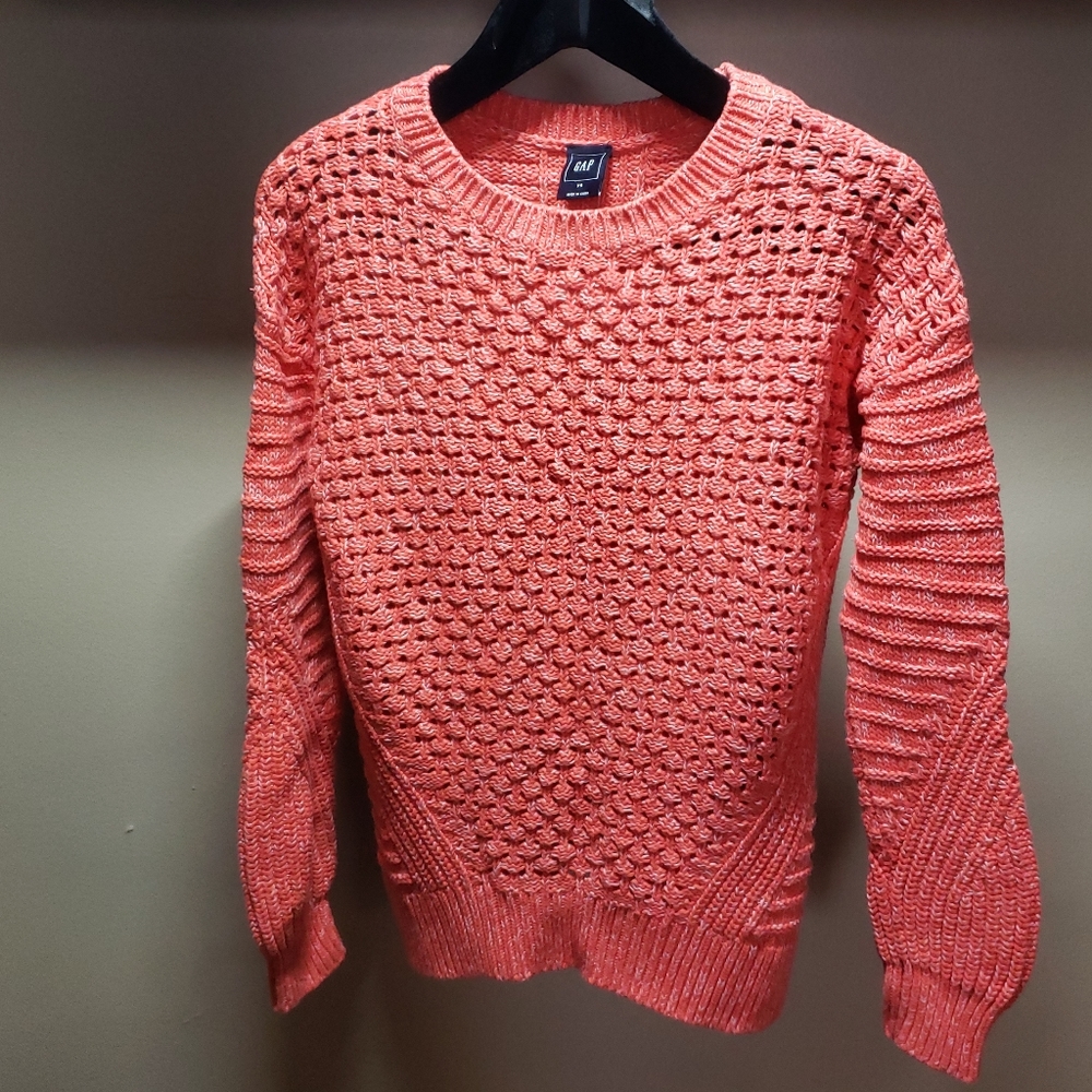GAP CORAL KNITTED SWEATER..SUPER CUTE!!